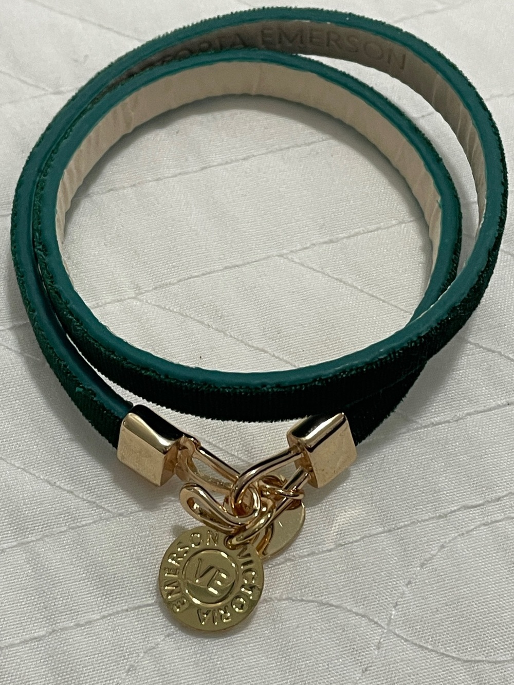 Victoria Emerson Rare Dark Green Velvet Gold Tone Double Wrap Bracelet 15”